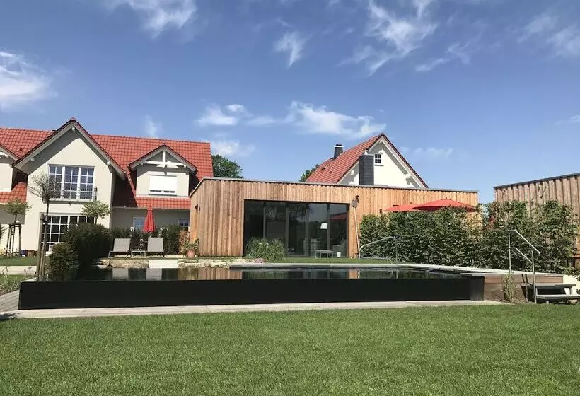 ペンション Alwine  Landhaus An Den Spreewiesen