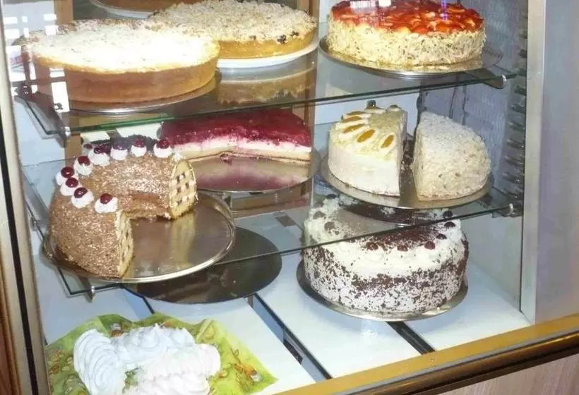 ユースホステル Löwen Patisserie