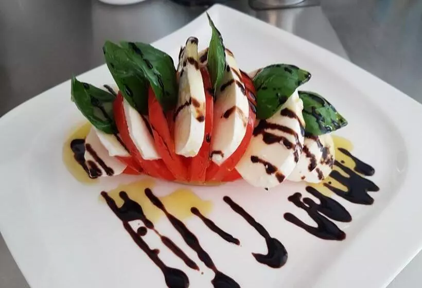 Retkeilymaja Pension Restaurant Luna