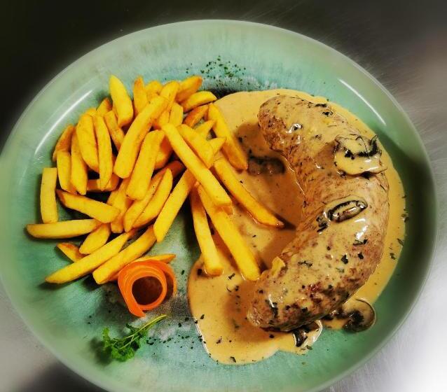 הוסטל Pension Restaurant Luna