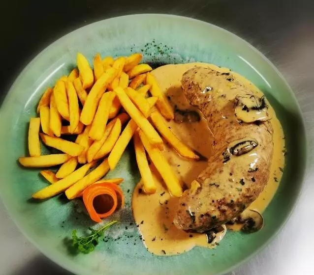 Retkeilymaja Pension Restaurant Luna