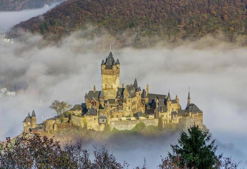 הוסטל Pension Restaurant Luna