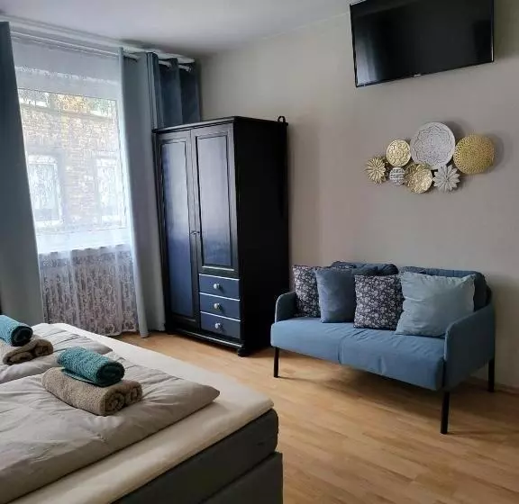 Retkeilymaja Pension Restaurant Luna