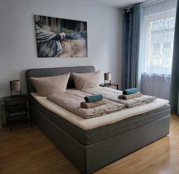 הוסטל Pension Restaurant Luna