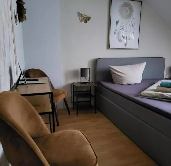 Retkeilymaja Pension Restaurant Luna