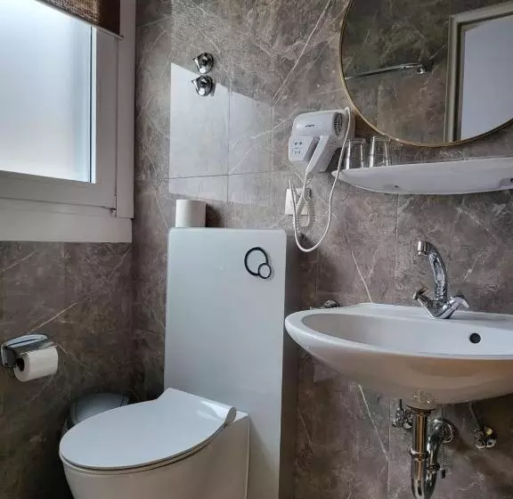 Retkeilymaja Pension Restaurant Luna