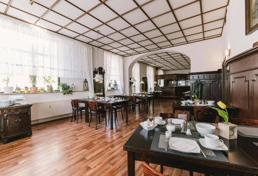 Menzels Pension Drehscheibe