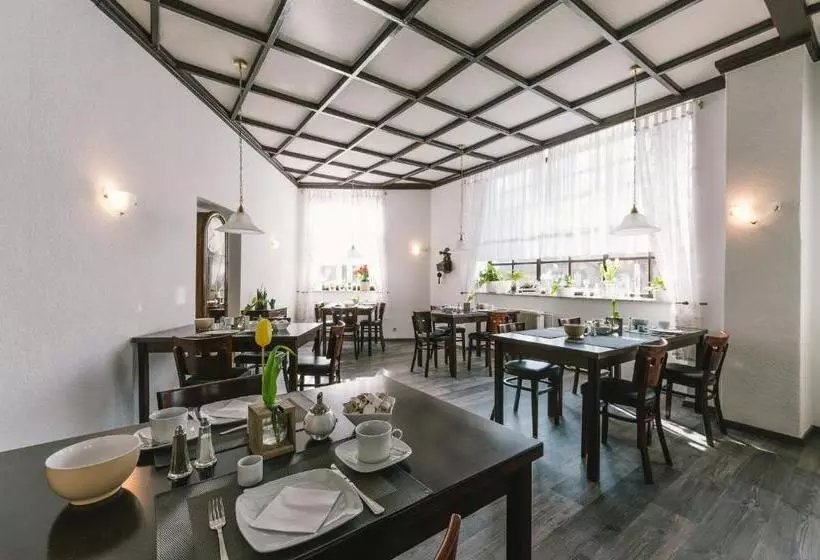 Menzels Pension Drehscheibe