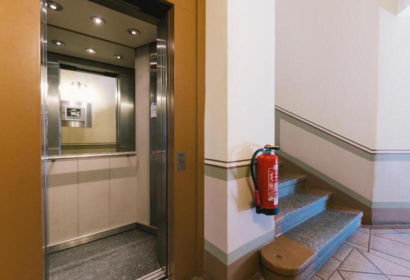 Menzels Pension Drehscheibe