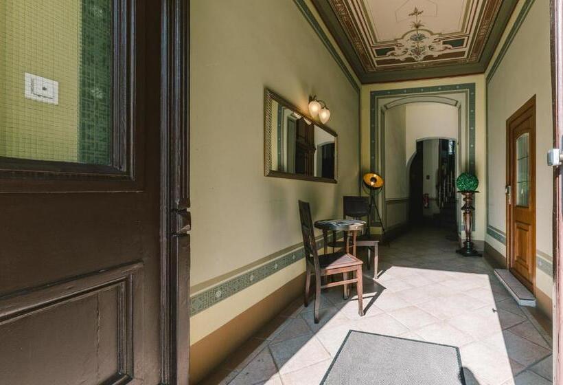 Menzels Pension Drehscheibe