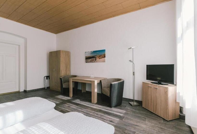 Menzels Pension Drehscheibe