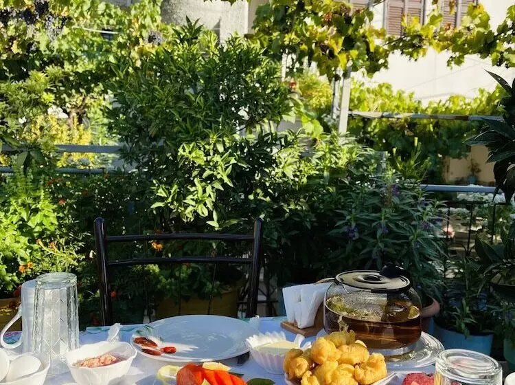 ペンション Denis Guest House