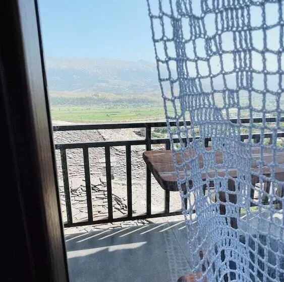 ペンション Denis Guest House