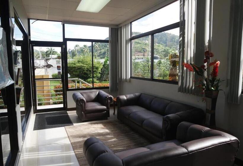 پانسیون Kiskadee Korner