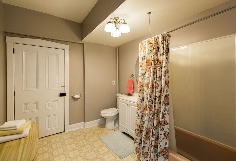 Red Rose Bed & Breakfast