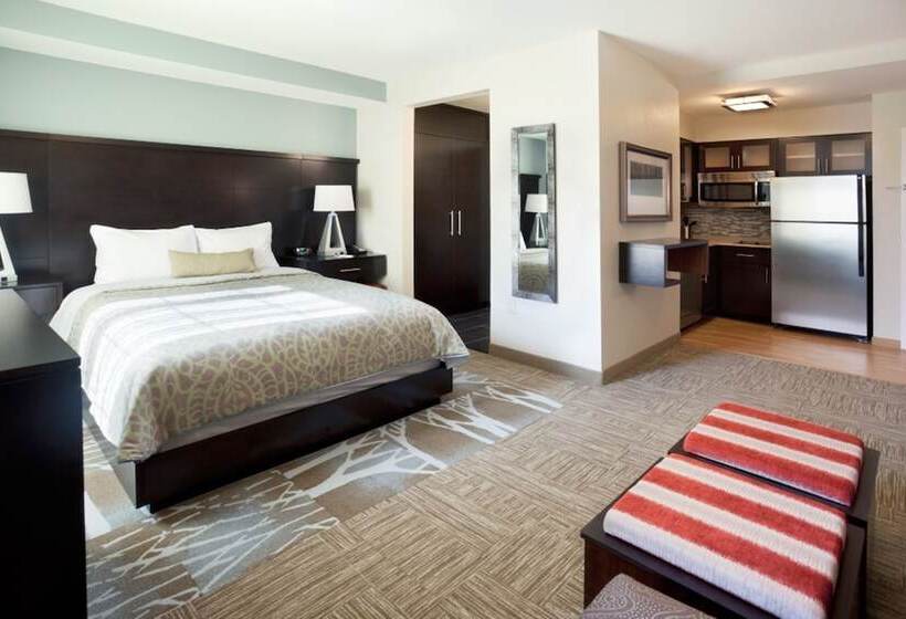 Отель Staybridge Suites Auburn Hills, An Ihg