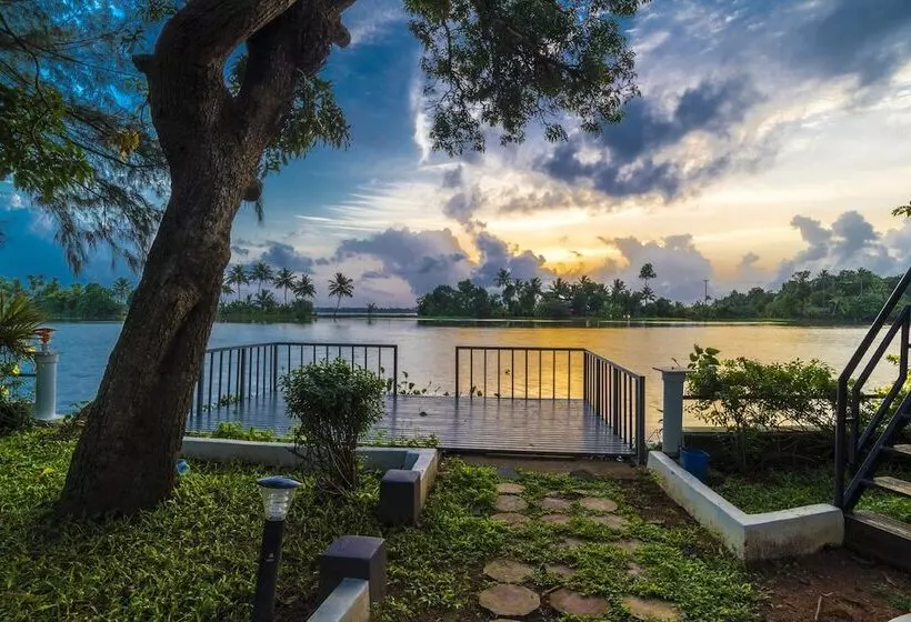 リゾートホテル Warmth Lake Haven