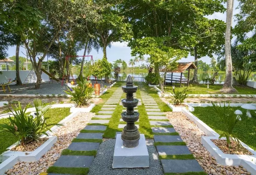 リゾートホテル Warmth Lake Haven