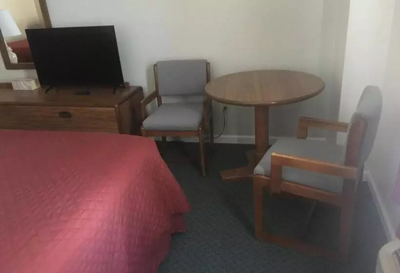 Villager Motel & Glen Manor Estate