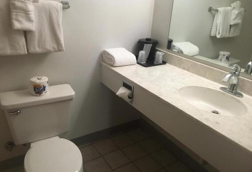 Villager Motel & Glen Manor Estate