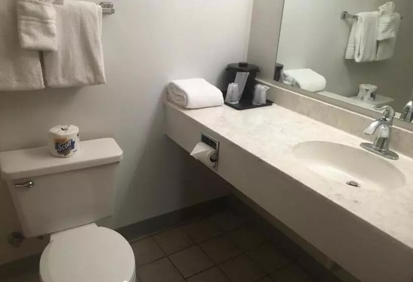 Villager Motel & Glen Manor Estate