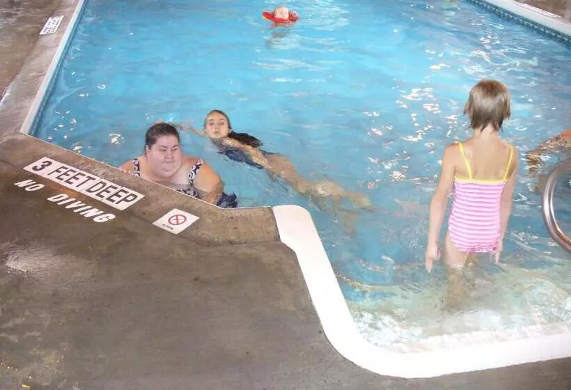 Villager Motel & Glen Manor Estate