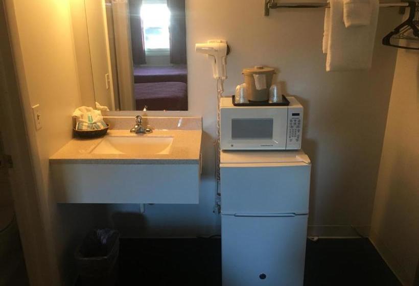 Villager Motel & Glen Manor Estate