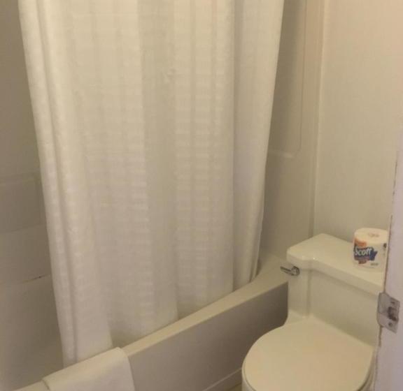 Villager Motel & Glen Manor Estate