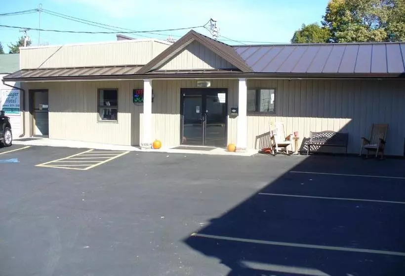 Villager Motel & Glen Manor Estate