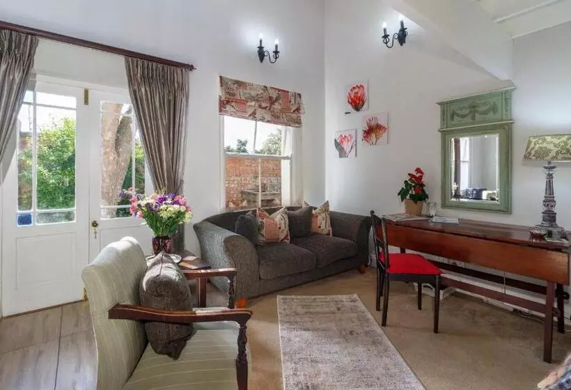 ペンション Fiddlewood Fields Guest House