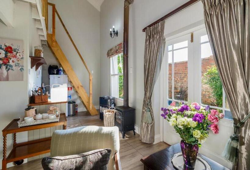 膳宿费 Fiddlewood Fields Guest House