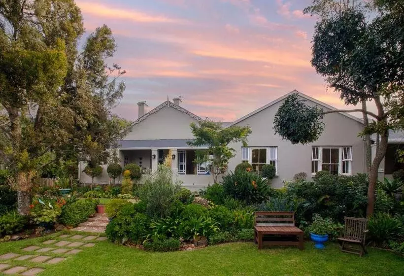 ペンション Fiddlewood Fields Guest House