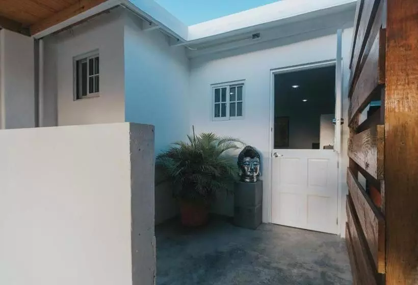 پانسیون Buddha Studios Aruba