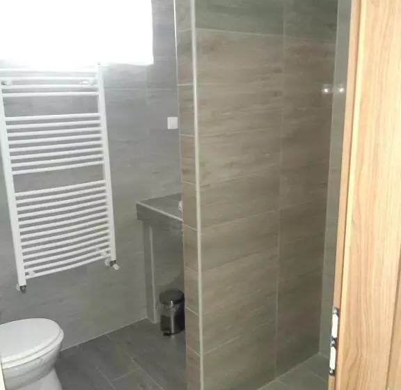 Majatalo M47 Vendégház Airport