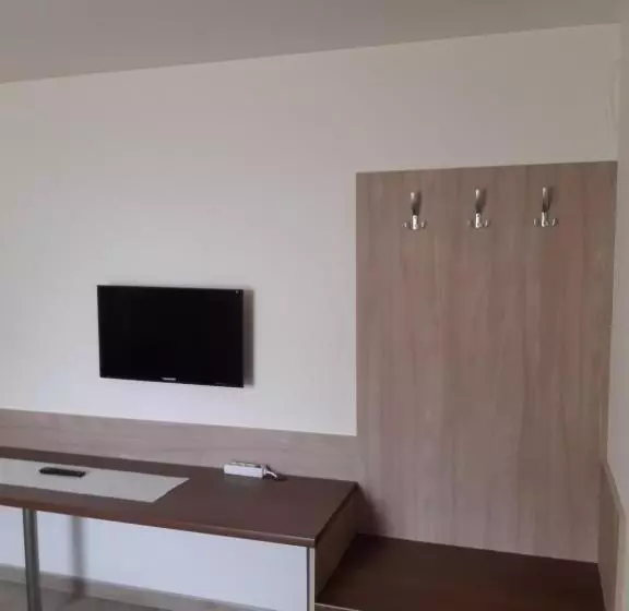 Majatalo M47 Vendégház Airport