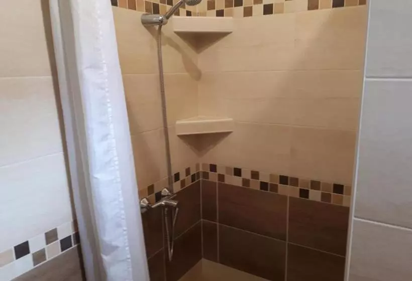 Majatalo M47 Vendégház Airport