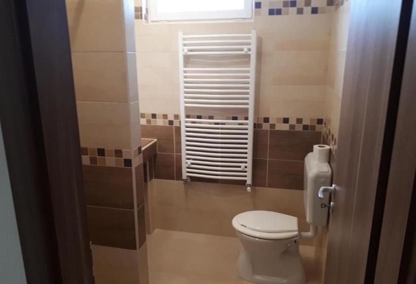 פנסיון M47 Vendégház Airport