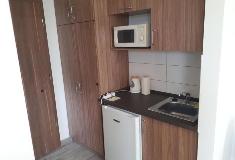 פנסיון M47 Vendégház Airport