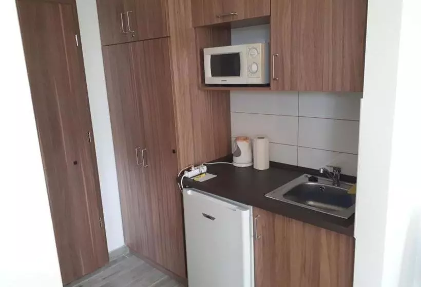 Majatalo M47 Vendégház Airport