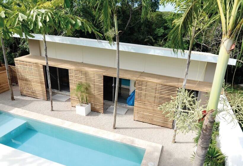 هتل Boho Tamarindo