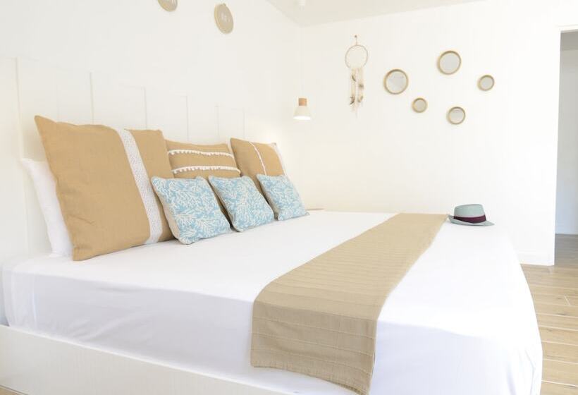 هتل Boho Tamarindo