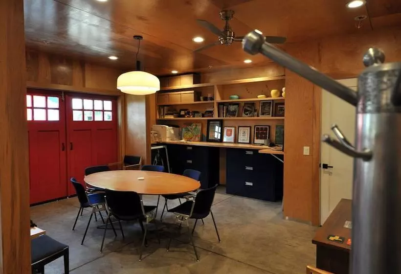 モーテル The Astro