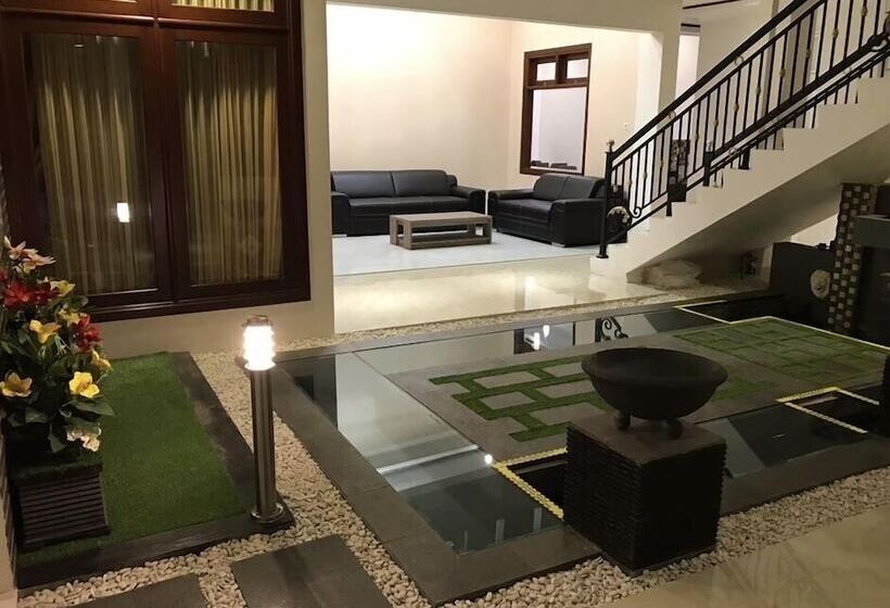 פנסיון Hillside Suite Guest House