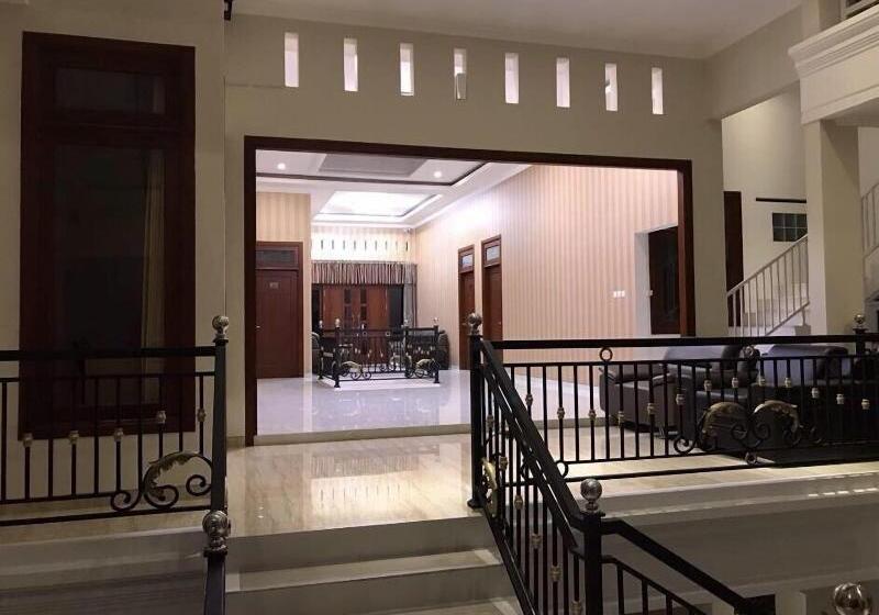 פנסיון Hillside Suite Guest House