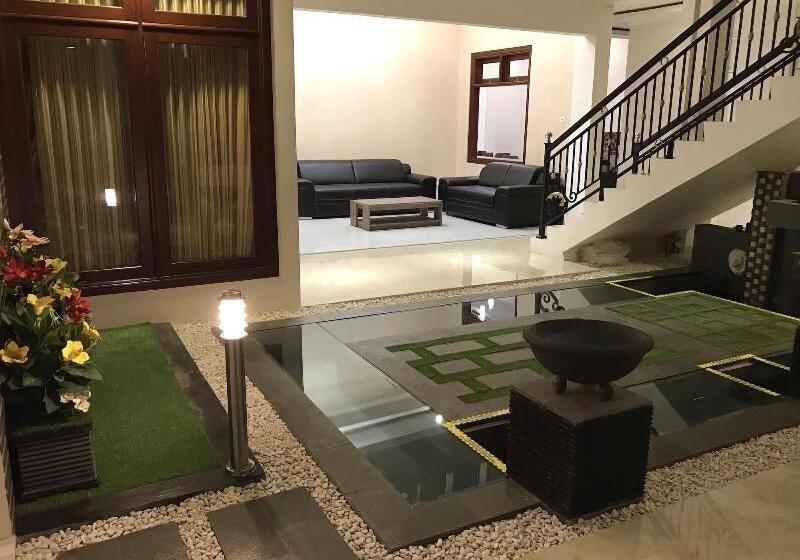 פנסיון Hillside Suite Guest House