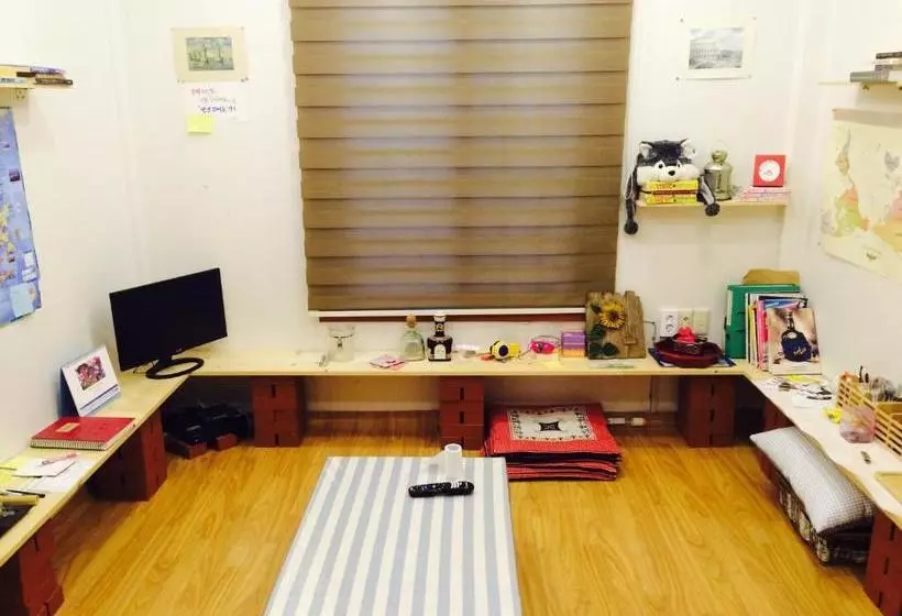 Majatalo Geoje Ton Ton Guesthouse
