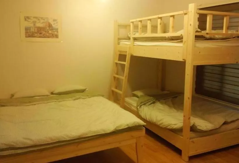 Majatalo Geoje Ton Ton Guesthouse