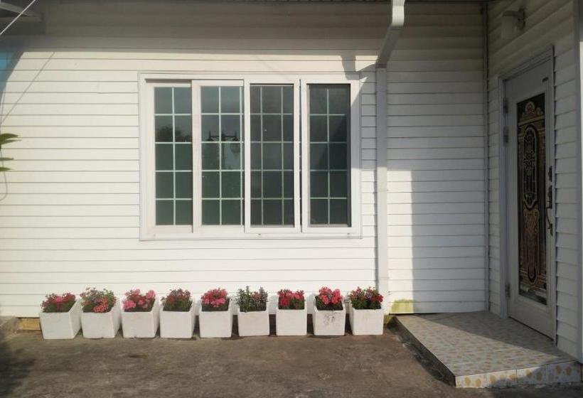 بنسيون Geoje Ton Ton Guesthouse