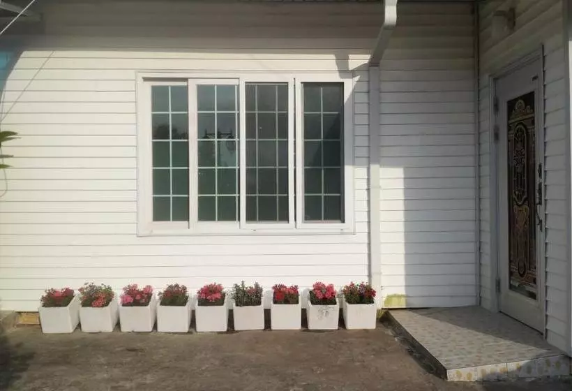 Majatalo Geoje Ton Ton Guesthouse