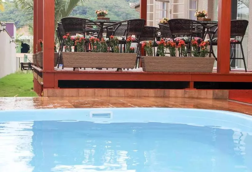 ペンション Pousada Casarao Schmidt